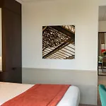 Saxe Eiffel Hotel 4*