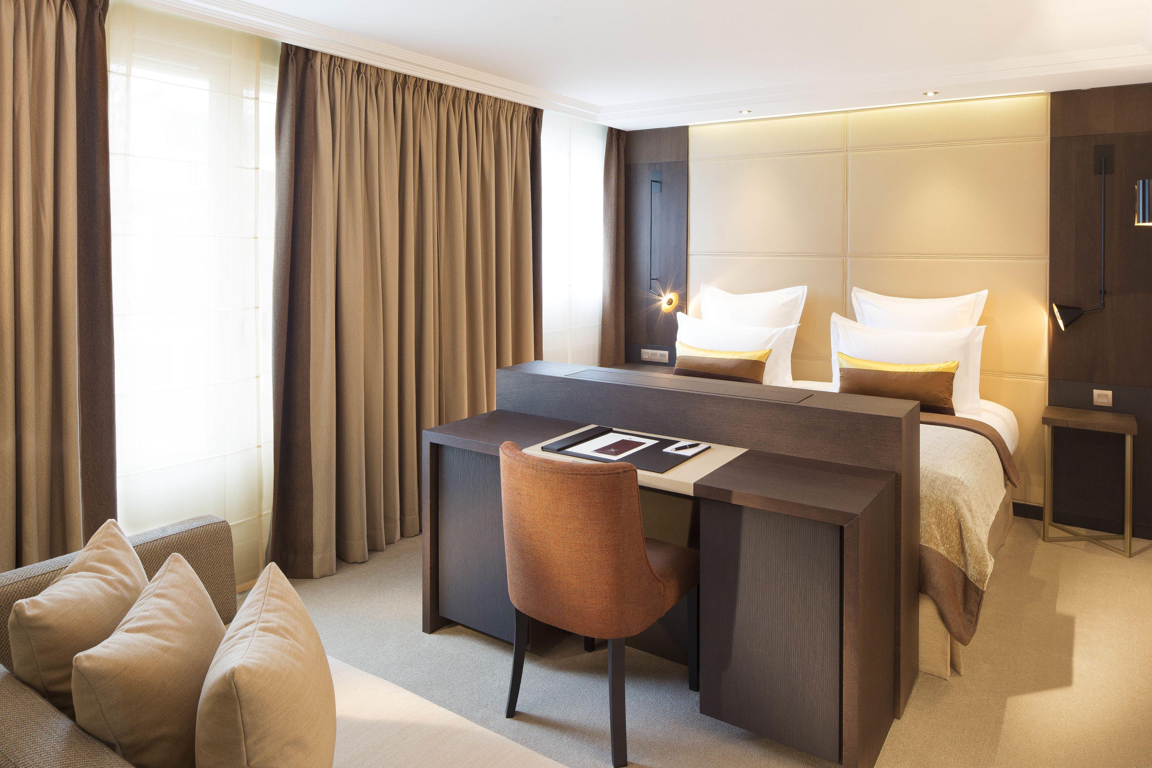 Saxe Eiffel Hotel 4*